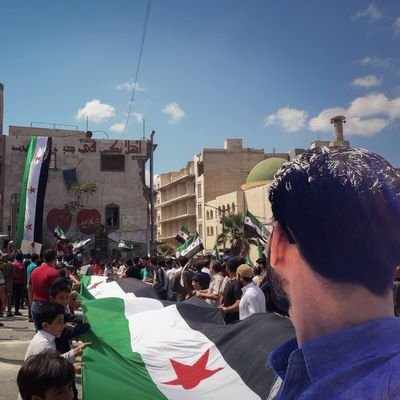 ناشط إعلامي من جنوب دمشق مهتم بالمجال الانساني