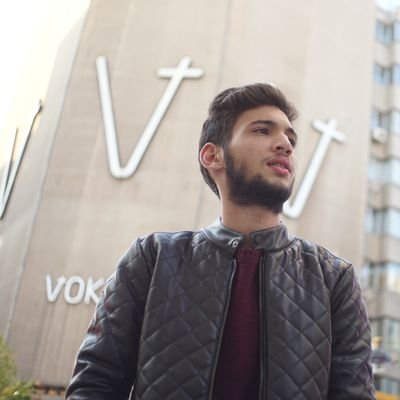  ممثل ومخرج لذا مؤسسة مسعى
صانع افلام | filmmaker
MS3A Group ❤️🖤
اللهم صل وسلم وبارك علي سيدنا محمد 💙☝️