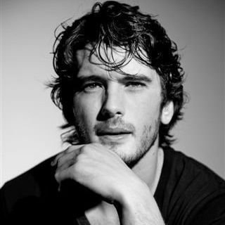 Cuenta dedicada al actor español Yon González 🎭
Gifs, vídeos y edits
El internado
Bajo sospecha 
Gran hotel
Las chicas del cable