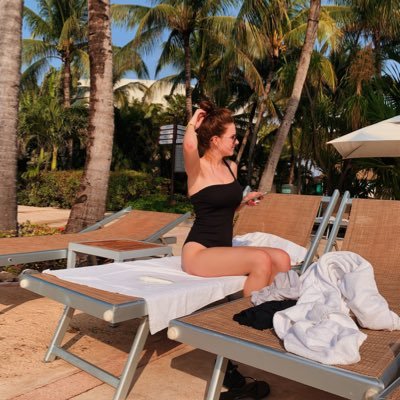 melynnjorgensen's profile picture. Cant talk rn im doin pregnant mom sh*t