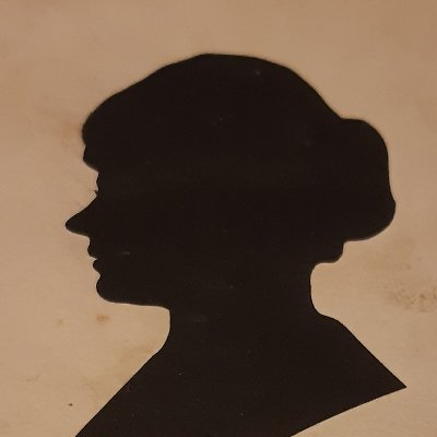 NedaGoryna's profile picture. Occasional traveler and regular traîneur de cafés.

Instagram: neda_goryna