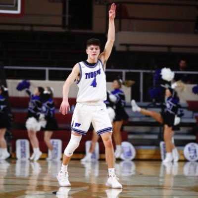 braxton_tharp4's profile picture. Paintsville High School / Class of 2021🏀/