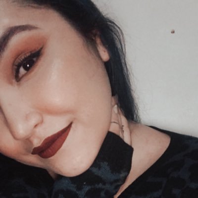 AraceliToloza2's profile picture. love me more 🖤