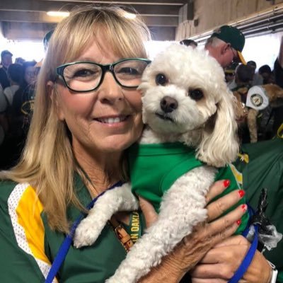 Oakland A’s fan. Wife of Steve (Vuc)  Vucinich. he recently retired with Oakland A’s after 54 seasons. I support East Bay SPCA, golfer (hacker😁)