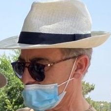 Henricanan's profile picture. Il ricane souvent.