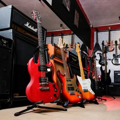 Paranada Music Store hadir di Surabaya untuk kamu pencinta musik. kami menyediakan alat musik untuk kamu yang mencari alat-alat musik dengan kualitas terbaik