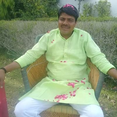 YonyvlilEoDvyCE's profile picture. politician