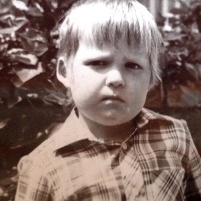 zyneburger's profile picture. Aus der Filterblase eines doppelt bekinderten. M$sie 😉 Leben ohne Führerschein, mit 2 Kindern, auf dem Land.
@zyneburger@mastodon.social