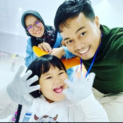 AnugrahGanjar's profile picture. Simpan ditempat tertinggi ambisimu dan raihlah, pastikan bukan untuk melihat dari atas tapi untuk membawa lainnya ke atas