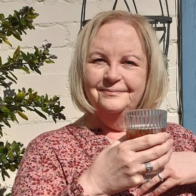 Versatile actor of a certain age (!) represented by the wonderful @KeddieScott
https://t.co/q25hCLO9pj