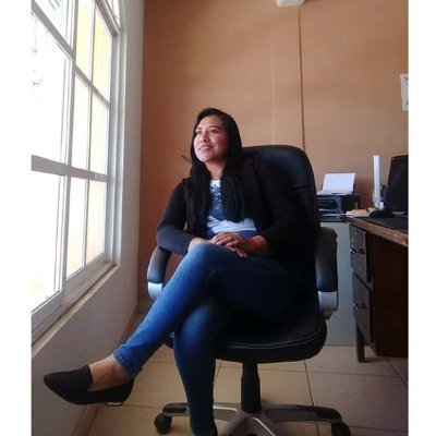 Lic. en Derecho, Mtra. en Educación, comprometida y con firme convicción que venimos a este mundo para hacer lo mejor.