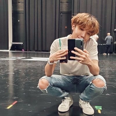 대취타 (Daechwita) ‐ 𝗔𝗚𝗨𝗦𝗧 𝗗 

0:40 ━━━━━━●─── 3:45
⇆ ㅤ◁ㅤ❚❚ㅤ▷ㅤ ↻