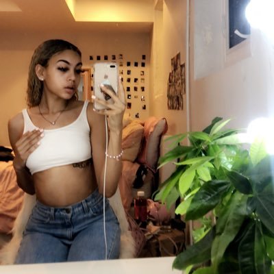 rachaelamourr's profile picture. 