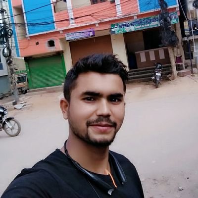 HitlarBorah's profile picture. Book reading