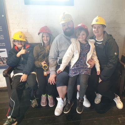 mum of 3.
30 years old
love my family would do anything for them