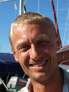 Matthias Wunderlich: Segler aus Leidenschaft,
Inhaber BlueWater Yachting, Veranstalter von Segeltörns, Mitsegeln in Kojencharter, SKS-Ausbildung, Yachtcharter
