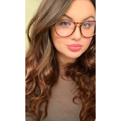 erica_bethh's profile picture. 