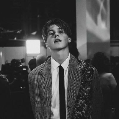 canIcallumine_'s profile picture. I can't make u love me.