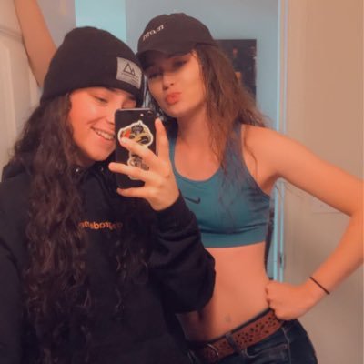 TheDevlins20's profile picture. Twice the Sagittarius, twice the content.                                    Jordan & Tatum 💛