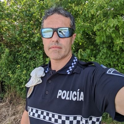 Javimadriles1's profile picture. Policía  🇪🇦
Hago muchas cosas.