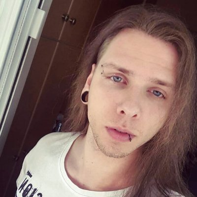 Songwritter/vocalist 
Frontman of @embracetheparadoxofficial (ig) 
Grinding the shit out of hearthstone ladder