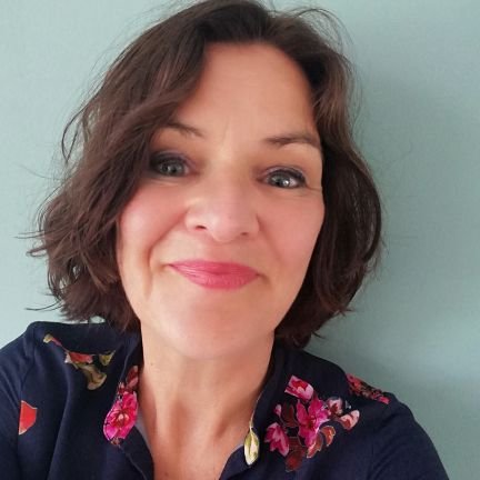 Oral historian, researcher, heritage and education specialist. Seeking to break the silence around colonial (hi)stories and bring healing to postcolonial family