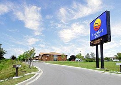 Comfort Inn Cobourg offers 62 well appointed guestrooms. 
121 Densmore Rd, Cobourg,ON,K9A4J9:
     905-372-7007