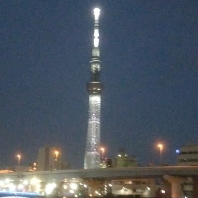 JS80MRokpRvHoPE's profile picture. 夏の風呂上がりのアイスが好き。
生き残って、幸せになるのだ。