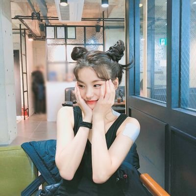 ONEandITZY's profile picture. 