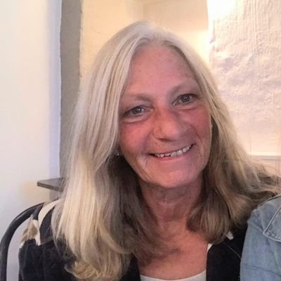 julski2's profile picture. 