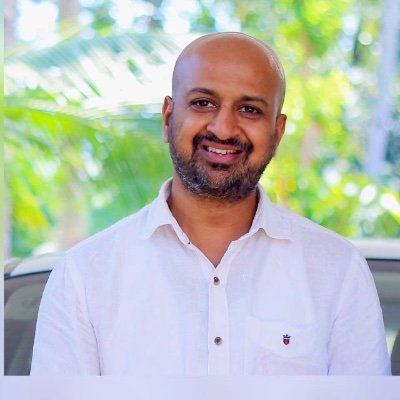 A technology entrepreneur who loves traveling and designing :-)
