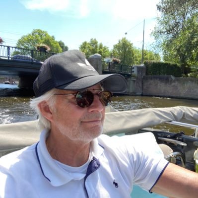 CEO, financial guy, turn arounds. Bestuurder Bronk & Bruinenga Beheer bv. Co-Founder and Owner The Review Group. Founder B2B Publ. MYbusinessmedia.