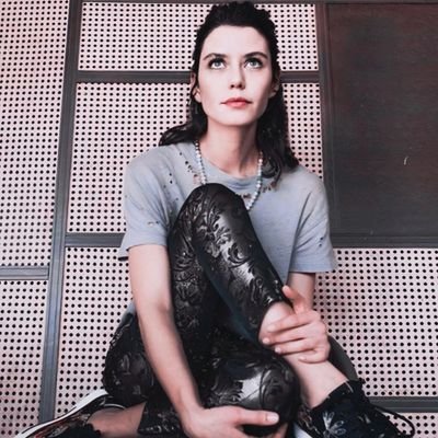 badcode15's profile picture. i really don't know what to do with all this sadness in me 😞