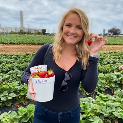 Mallerie_M's profile picture. Alaska Airlines // Orange County
