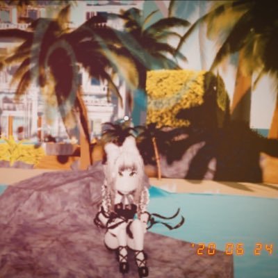 Royal high {trading} ♡︎♥︎♡︎ loves aesthetic stuff....XD love to spread the TEA ʕ•ᴥ•ʔ #royalehigh. (gives tips)