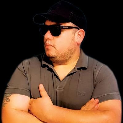 Dj / Propietario en DJUGOLURASCHI Sonido y Luces. contratos al 0973 103454