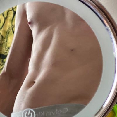 Nsfw content account, if you know me enjoy :)