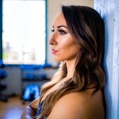 Personal Trainer @trainwithlea | Nutrition Specialist | Fitness Coach | Cat Mother | Coconut Lover | @Equinox | @GOATCLIMBCHI