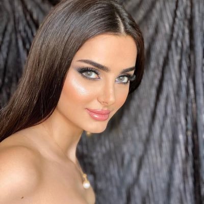 شبيهة الديم ،أخت الغيم ،سيدة الورد ..🦋🤍
