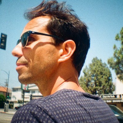 WarAndUs's profile picture. Immigrant Citizen