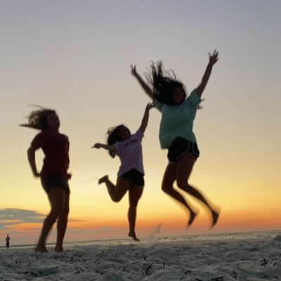 DowdyJade's profile picture. probably somewhere laughing 🤷🏻‍♀️