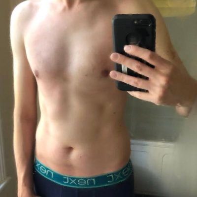 🔞Horny gay lad, vers, Bristol, early 30s. Pretty hung 🍆 Love rough sex 😈 come say hey! 18+ only