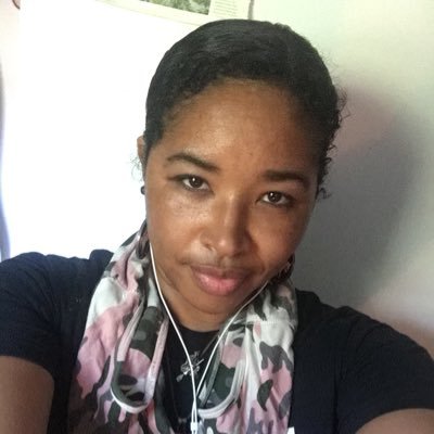 Vara39044956's profile picture. on IG as NumenBeauty.