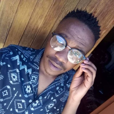 Political activist👍 eff member🚩 student 📚📕📖 kaizer chiefs fan,,