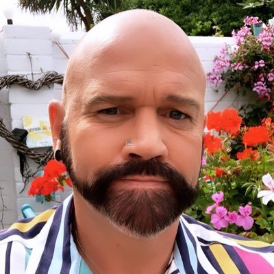 bazsparkle's profile picture. Married gay guy