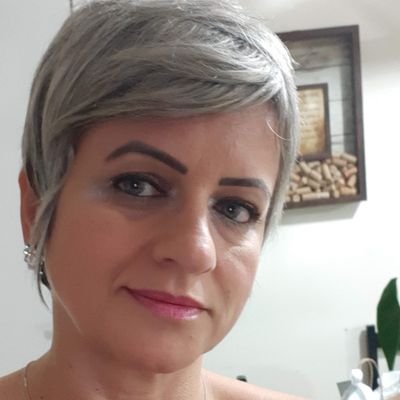 Para conhecermos os amigos é necessário passar pelo sucesso e pela desgraça. No sucesso, verificamos a quantidade e, na desgraça, a qualidade.