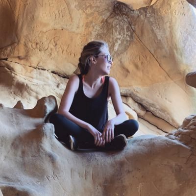 annatoblerone's profile picture. 