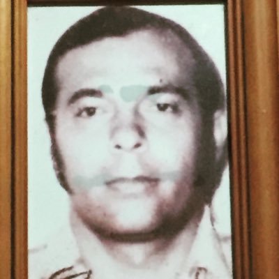 ... la meta es cruzar el puente. - Guzmán Baúles héroe civilista, asesinado el 13SEPT1987, en marcha pacifica en San Miguelito.