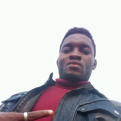 i am a cameroonian, football is my passion but my familly give me all...