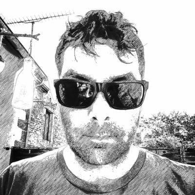 Rester soi même.
Vraiment ? Parce que si je reste moi même, ça risque d'être moche. Mes tweets n'enragent que toi.